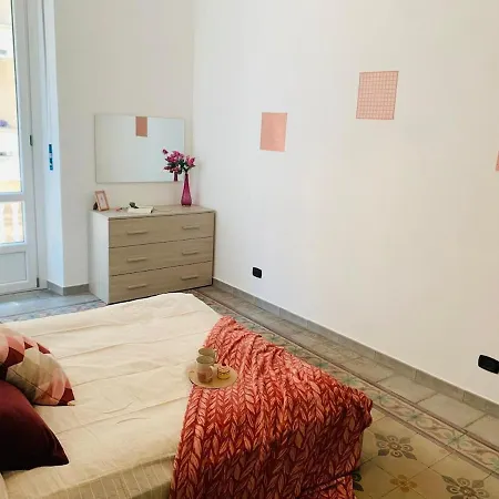 Two-room 8 Minutes From The Subway 公寓